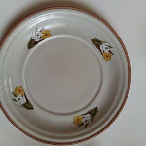 VINTAGE CALIFORNIA POTTERY USA CROCUS floral platter 11"